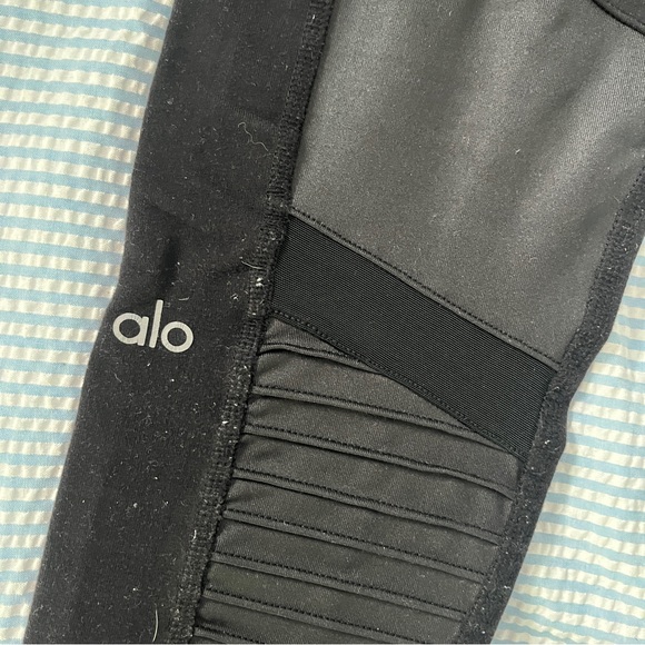 ALO MOTO LEGGINGS - Picture 4 of 8